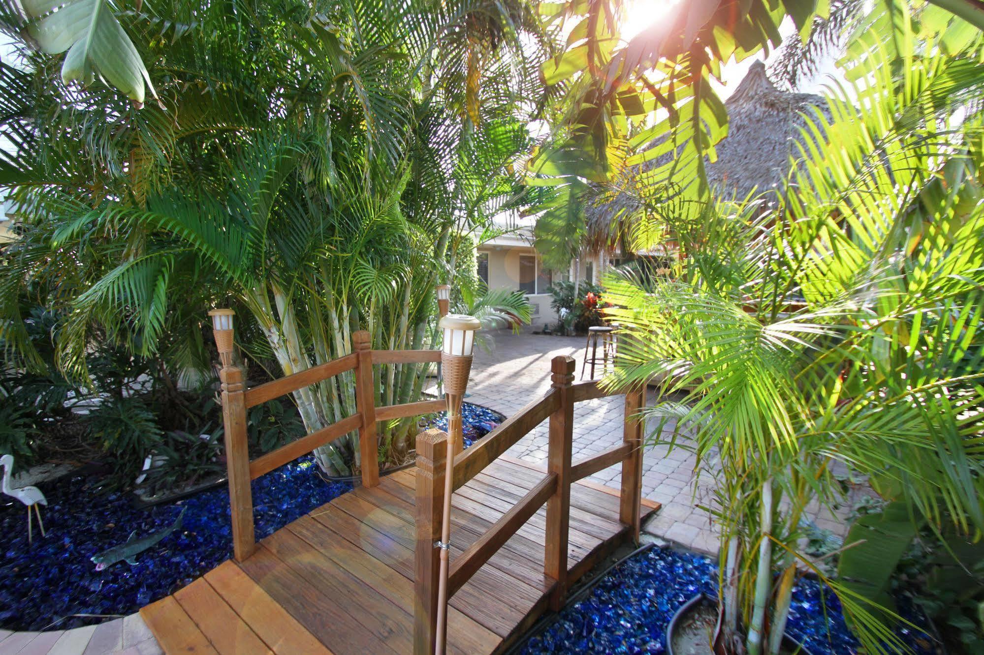 Отель Casitas Coral Ridge Форт-Лодердейл Экстерьер фото